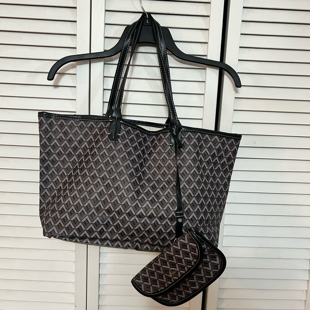Stylish Black and Gray Tote Bag with Pouch - Picture 3 of 4